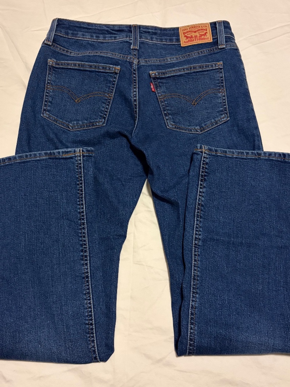 NWOT Women's 6 Levis Superlow Bootcut W28 L32